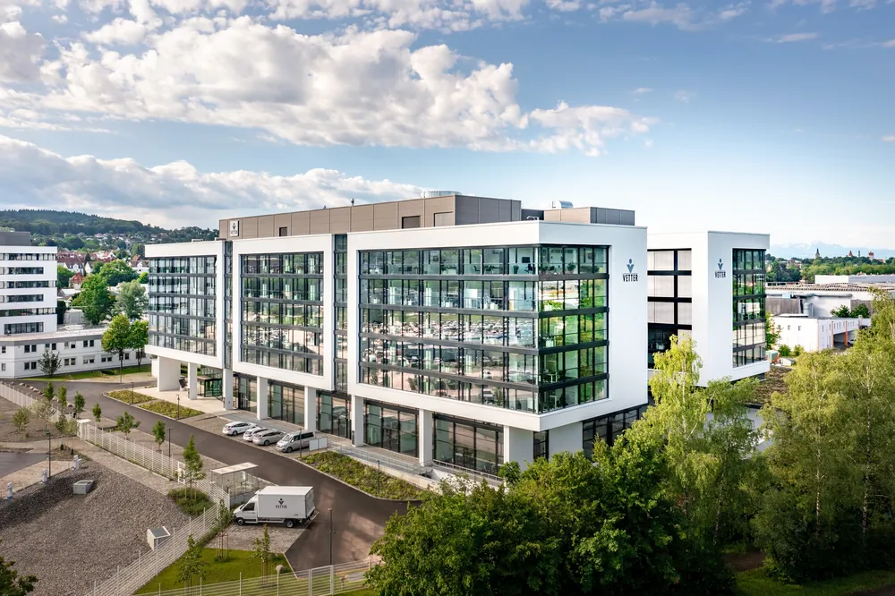 Unternehmenszentrale der Vetter Pharma-Fertigung GmbH & Co. KG
